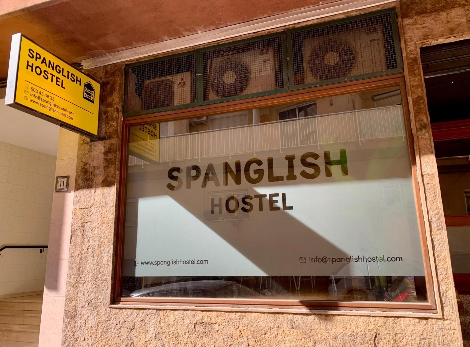 Spanglish Hostel Бенидорм Экстерьер фото