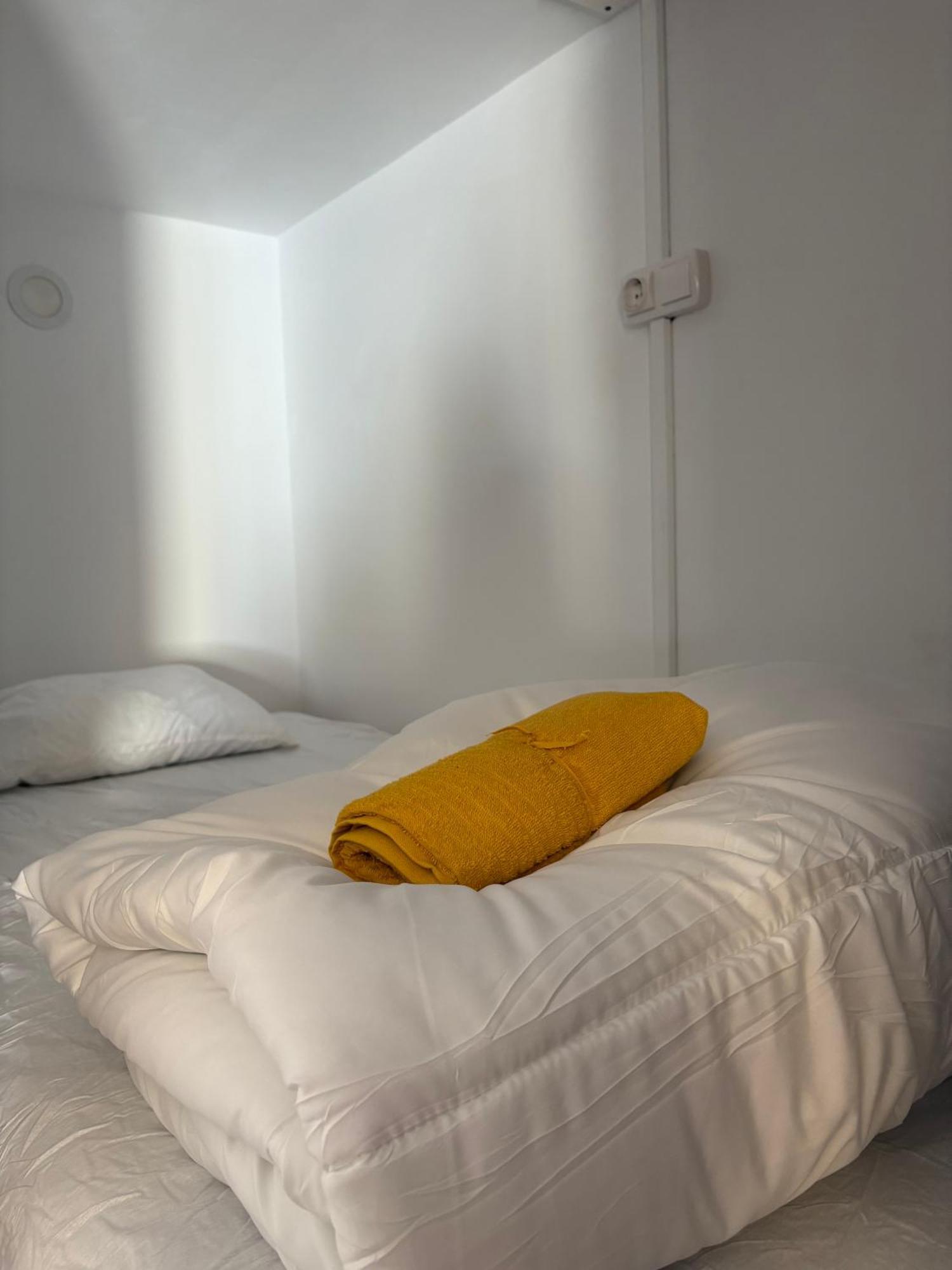 Spanglish Hostel Бенидорм Экстерьер фото